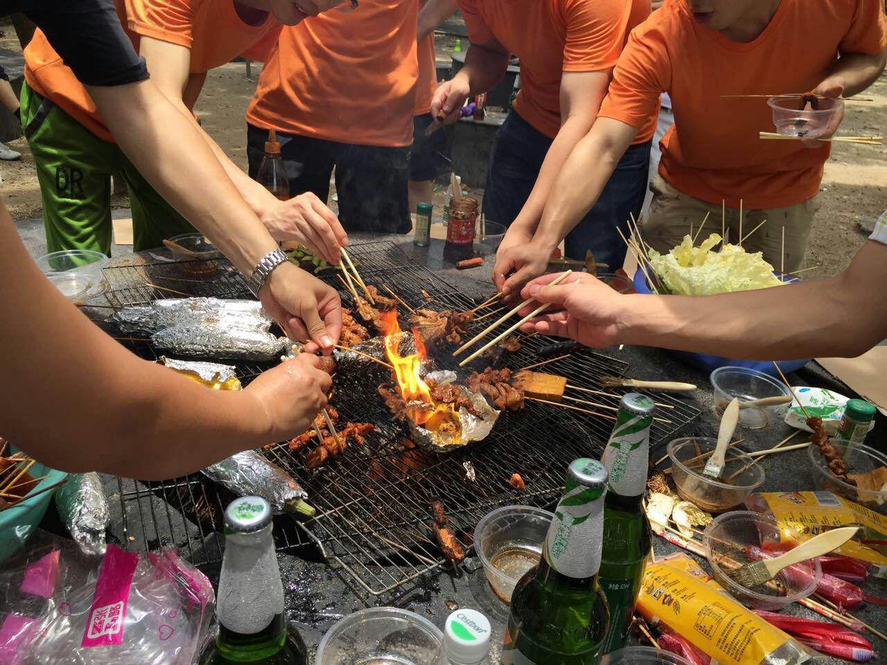 如火如荼的烧烤，源磊登山队凤凰山之行