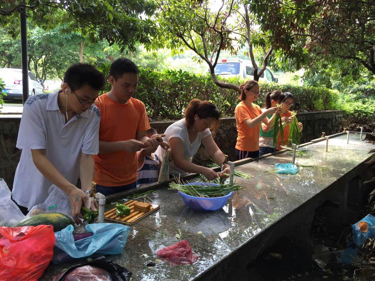 洗食材，源磊登山队凤凰山之行